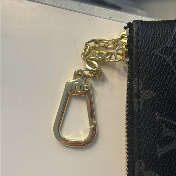 Louis Vuitton Black Monogram Key & Card Holder - Picture 3 of 6